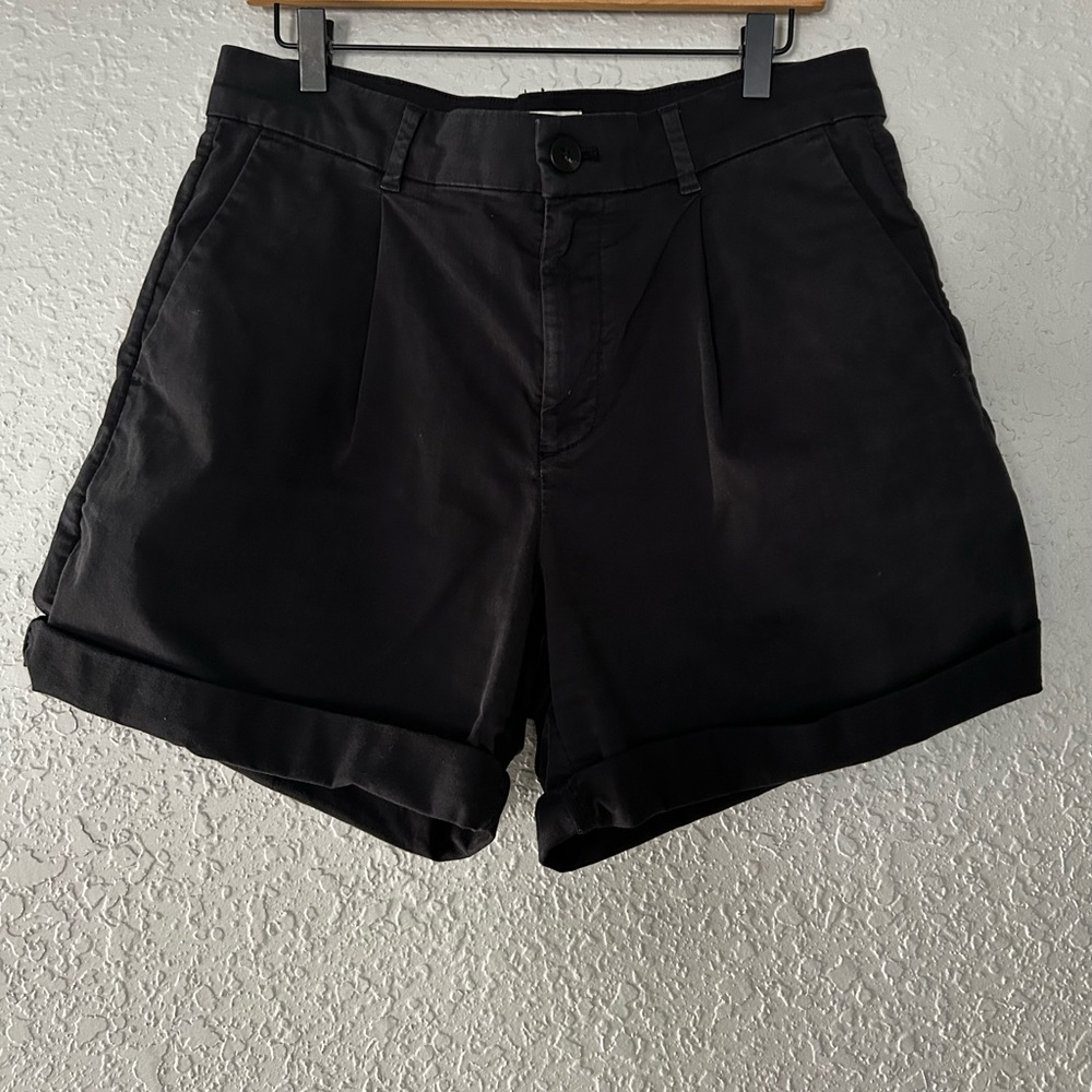 Everlane Pleated Chino Short in Black - Picture 4 of 6